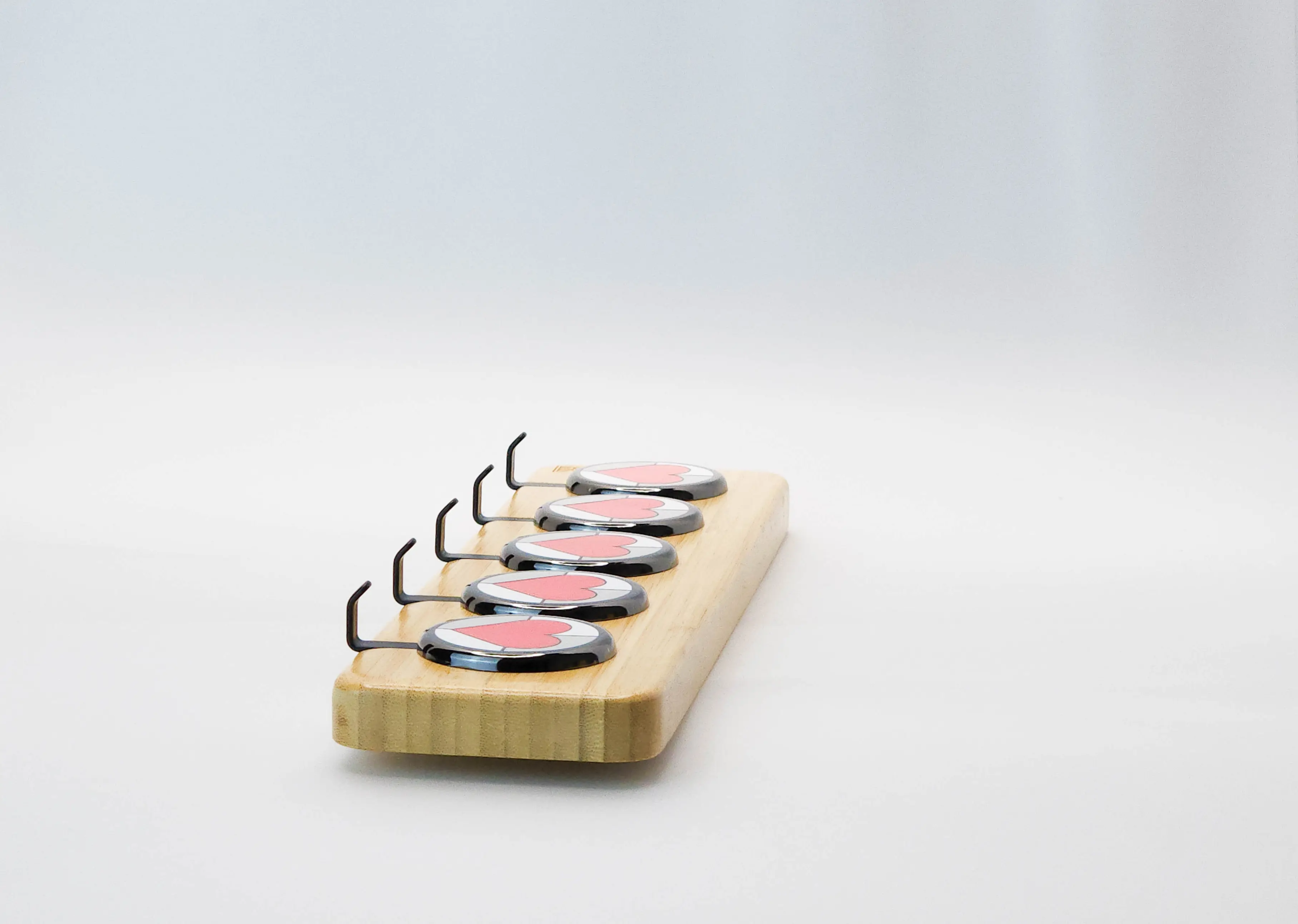 heart-5-hook- black-top